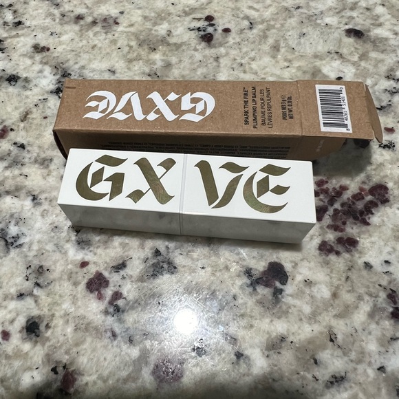 gxve by gwen stefani Other - Spark the fire plumping lip balm